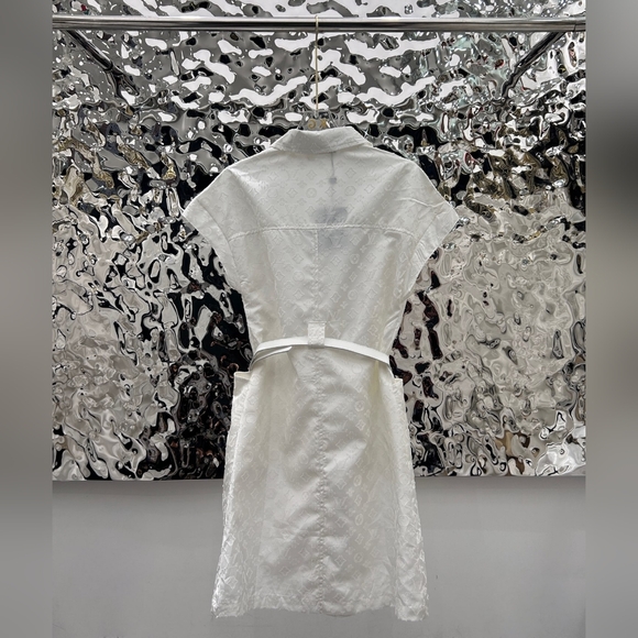 Louis Vuitton Elegant White Belted Dress - Picture 2 of 11